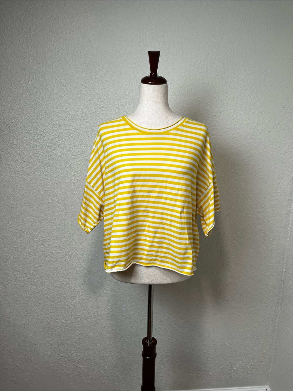 Labo Art BasicYellow Striped Women's Tee Size XS